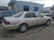 ✅ 1995 Toyota Camry LE • VIN: JT2GK12E4S0086805 • Lot: 45793885. Wystawiony na Copart z przebiegiem 138 015 mil. Bezpłatny archiwum sprzedaży aukcyjnych z USA i szczegółowy raport historii pojazdu na DreamBid. Zdjęcie 3.
