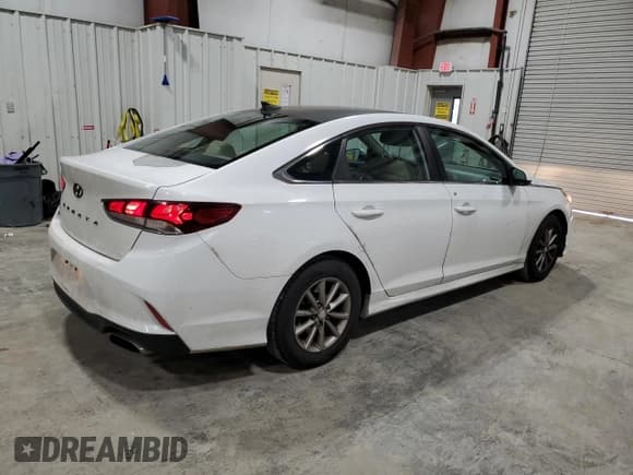 ✅ 2018 Hyundai Sonata SE • VIN: 5NPE24AF1JH645870 • Lot: 93051935. Wystawiony na Copart z przebiegiem 157 420 mil. Bezpłatny archiwum sprzedaży aukcyjnych z USA i szczegółowy raport historii pojazdu na DreamBid. Zdjęcie 3.