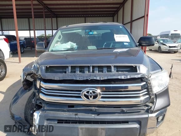 ✅ 2017 Toyota Tundra SR5 • VIN: 5TFDW5F14HX583849 • Lot: 43267953. Listed on IAAI with 106,572 mi. Free auction sales archive from the USA and detailed vehicle history report at DreamBid. Image 13.