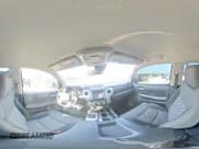 ✅ 2018 Toyota Tundra SR5 • VIN: 5TFDW5F12JX752725 • Лот: 80577255. Опубликован ранее на Copart с пробегом 55 395 миль. Бесплатный доступ к архиву аукционных продаж из США и подробный отчёт об истории автомобиля на DreamBid. Изображение 14.