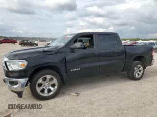 ✅ 2023 Ram 1500 Big Horn • VIN: 1C6RREFG2PN545975 • Lot: 70820004. Wystawiony na Copart z przebiegiem 29 992 mil. Bezpłatny archiwum sprzedaży aukcyjnych z USA i szczegółowy raport historii pojazdu na DreamBid. Zdjęcie 1.