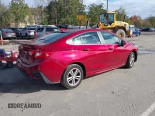 2017 Chevrolet Cruze LT z VIN 1G1BD5SM8H7154316, wystawiony jako IAAI lot #43391634 z przebiegiem 55 660 mil mil oraz . Historia ofert i sprzedaży dostępna na DreamBid. Obrazek 4.