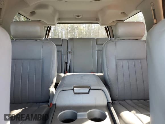 ✅ 2005 Lincoln Navigator Luxury • VIN: 5LMFU28585LJ01750 • Lot: 53298165. Listed on Copart with 162,227 mi. Free auction sales archive from the USA and detailed vehicle history report at DreamBid. Image 10.