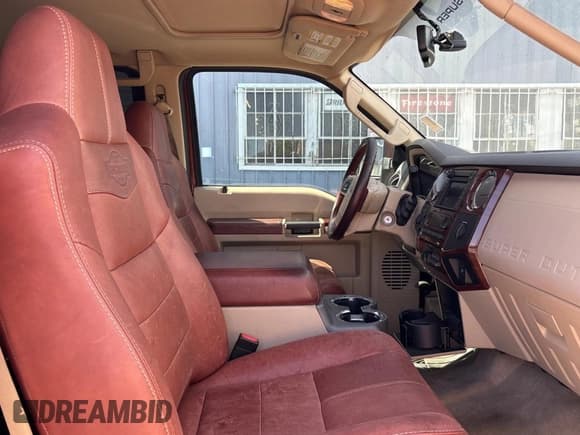 ✅ 2008 Ford F-450 XL • VIN: 1FTXW43RX8EB41882 • Lot: 50468295. Wystawiony na Copart z przebiegiem 78 572 mil. Bezpłatny archiwum sprzedaży aukcyjnych z USA i szczegółowy raport historii pojazdu na DreamBid. Zdjęcie 5.