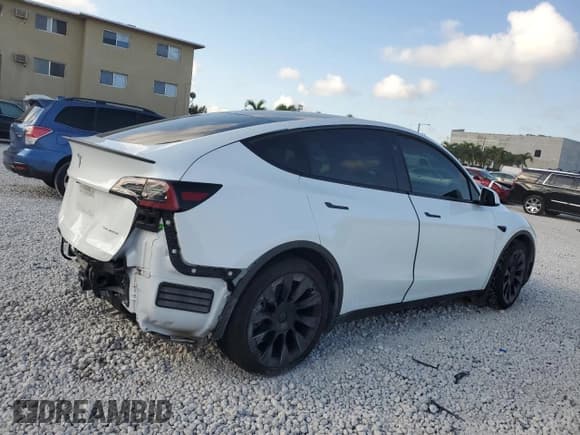 ✅ 2023 Tesla Model Y Long Range • VIN: 7SAYGAEE5PF809727 • Lot: 43759525. Wystawiony na Copart z przebiegiem 29 590 mil. Bezpłatny archiwum sprzedaży aukcyjnych z USA i szczegółowy raport historii pojazdu na DreamBid. Zdjęcie 3.