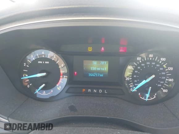 ✅ 2017 Ford Fusion S • VIN: 3FA6P0G75HR144489 • Lot: 43796146. Wystawiony na IAAI z przebiegiem 164 217 mil. Bezpłatny archiwum sprzedaży aukcyjnych z USA i szczegółowy raport historii pojazdu na DreamBid. Zdjęcie 7.