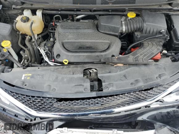 ✅ 2020 Chrysler Pacifica Touring • VIN: 2C4RC1FG4LR158893 • Lot: 81643275. Listed on Copart with 83,334 mi. Free auction sales archive from the USA and detailed vehicle history report at DreamBid. Image 12.