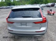 ✅ 2025 Volvo V60 Plus • VIN: YV4L12WK4S2149577 • Лот: 42540412. Опубликован ранее на IAAI с пробегом 967 миль. Бесплатный доступ к архиву аукционных продаж из США и подробный отчёт об истории автомобиля на DreamBid. Изображение 17.