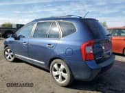 ✅ 2007 Kia Rondo EX • VIN: KNAFG526177077768 • Lot: 74614654. Wystawiony na Copart z przebiegiem 125 409 mil. Bezpłatny archiwum sprzedaży aukcyjnych z USA i szczegółowy raport historii pojazdu na DreamBid. Zdjęcie 2.