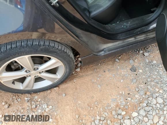 ✅ 2014 Chevrolet Cruze 2LT • VIN: 1G1PE5SBXE7324222 • Lot: 80117375. Listed on Copart with 100,638 mi. Free auction sales archive from the USA and detailed vehicle history report at DreamBid. Image 12.