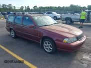 ✅ 2000 Volvo V70 • VIN: YV1LW61J8Y2644104 • Lot: 42542714. Listed on IAAI with 251,170 mi. Free auction sales archive from the USA and detailed vehicle history report at DreamBid. Image 1.