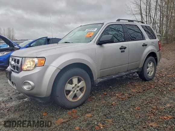 ✅ 2010 Ford Escape XLT • VIN: 1FMCU9D75AKC72493 • Lot: 95906505. Listed on Copart with 200,332 mi. Free auction sales archive from the USA and detailed vehicle history report at DreamBid. Image 1.