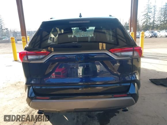 ✅ 2021 Toyota RAV4 Hybrid XSE • VIN: 2T3E6RFV7MW015687 • Lot: 41525806. Listed on IAAI with 39,505 mi. Free auction sales archive from the USA and detailed vehicle history report at DreamBid. Image 17.