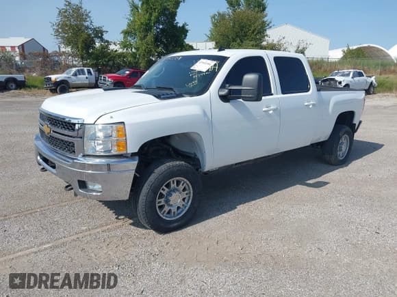 ✅ 2012 Chevrolet Silverado 2500HD LTZ • VIN: 1GC1KYC8XCF153372 • Lot: 42945384. Wystawiony na IAAI z przebiegiem 101 334 mil. Bezpłatny archiwum sprzedaży aukcyjnych z USA i szczegółowy raport historii pojazdu na DreamBid. Zdjęcie 18.