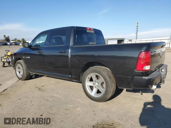✅ 2010 Dodge 1500 Sport • VIN: 1D7RB1CT4AS246056 • Лот: 86639764. Размещён на Copart с пробегом 104 769 миль миль. Получите бесплатный доступ к архиву аукционных продаж из США и посмотрите подробный отчёт об истории автомобиля на DreamBid. Изображение 2.