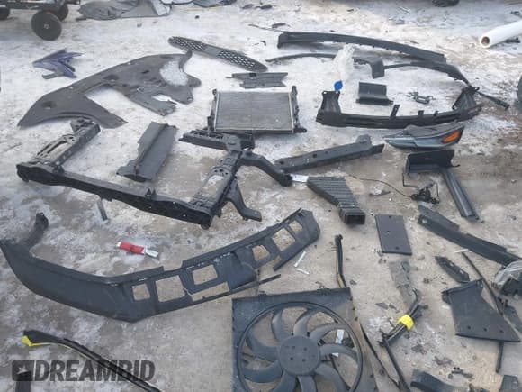 ✅ 2019 Hyundai Santa Fe Limited • VIN: 5NMS5CAA4KH042855 • Лот: 41339966. Опубликован ранее на IAAI с пробегом 89 016 миль. Бесплатный доступ к архиву аукционных продаж из США и подробный отчёт об истории автомобиля на DreamBid. Изображение 18.