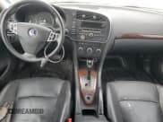 ✅ 2010 Saab 9-3 • VIN: YS3FA4CY1A1609280 • Lot: 69074585. Wystawiony na Copart z przebiegiem 167 231 mil. Bezpłatny archiwum sprzedaży aukcyjnych z USA i szczegółowy raport historii pojazdu na DreamBid. Zdjęcie 8.