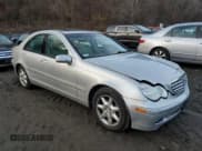 ✅ 2003 Mercedes-Benz C 240 • VIN: WDBRF81J63F401323 • Lot: 82829204. Wystawiony na Copart z przebiegiem 69 979 mil. Bezpłatny archiwum sprzedaży aukcyjnych z USA i szczegółowy raport historii pojazdu na DreamBid. Zdjęcie 4.