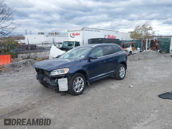 ✅ 2015 Volvo XC60 T5 Platinum • VIN: YV4612RM7F2730992 • Lot: 43670814. Wystawiony na IAAI z przebiegiem 89 723 mil. Bezpłatny archiwum sprzedaży aukcyjnych z USA i szczegółowy raport historii pojazdu na DreamBid. Zdjęcie 2.