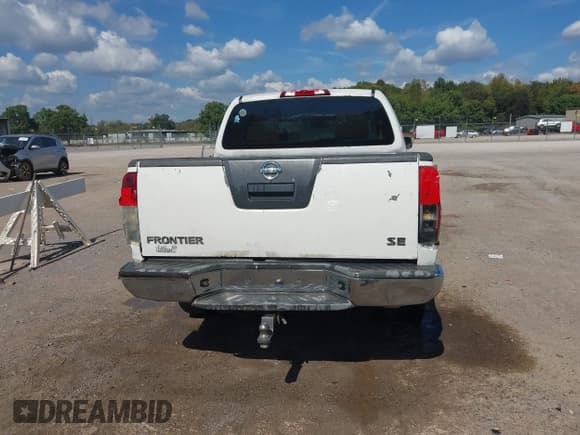 ✅ 2007 Nissan Frontier SE • VIN: 1N6AD07U87C453287 • Lot: 43349165. Wystawiony na IAAI z przebiegiem 232 229 mil. Bezpłatny archiwum sprzedaży aukcyjnych z USA i szczegółowy raport historii pojazdu na DreamBid. Zdjęcie 16.