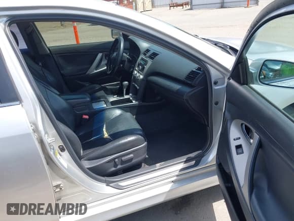 ✅ 2011 Toyota Camry LE • VIN: 4T1BK3EKXBU117543 • Lot: 42131821. Listed on IAAI with 164,872 mi. Free auction sales archive from the USA and detailed vehicle history report at DreamBid. Image 5.