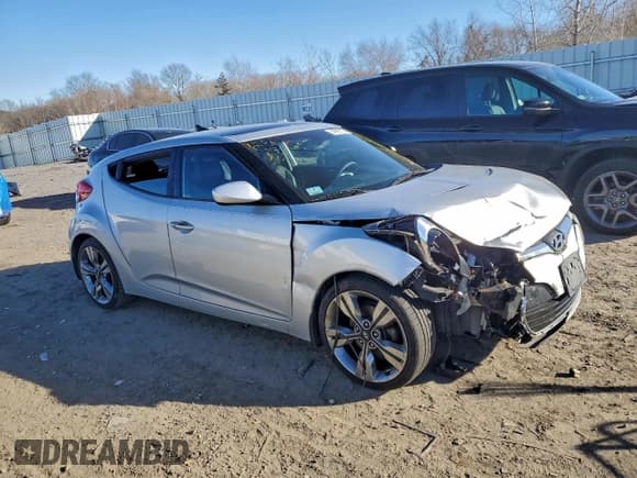 ✅ 2013 Hyundai Veloster w/Black Int • VIN: KMHTC6AD3DU095737 • Lot: 94993125. Wystawiony na Copart z przebiegiem 128 290 mil. Bezpłatny archiwum sprzedaży aukcyjnych z USA i szczegółowy raport historii pojazdu na DreamBid. Zdjęcie 4.
