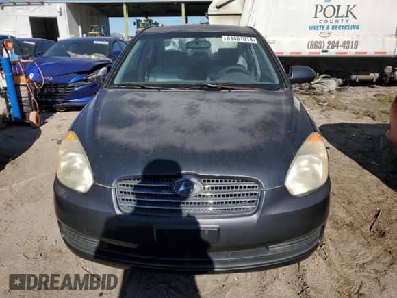 2007 Hyundai Accent GLS z VIN KMHCN46C17U094735, wystawiony jako Copart lot #81481014 z przebiegiem 50 579 mil mil oraz Czysty tytuł • Clean title. Historia ofert i sprzedaży dostępna na DreamBid. Obrazek 5.