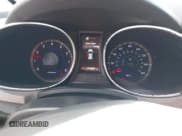 ✅ 2014 Hyundai Santa Fe • VIN: 5XYZU3LB7EG205102 • Lot: 43657537. Wystawiony na IAAI z przebiegiem 142 689 mil. Bezpłatny archiwum sprzedaży aukcyjnych z USA i szczegółowy raport historii pojazdu na DreamBid. Zdjęcie 7.