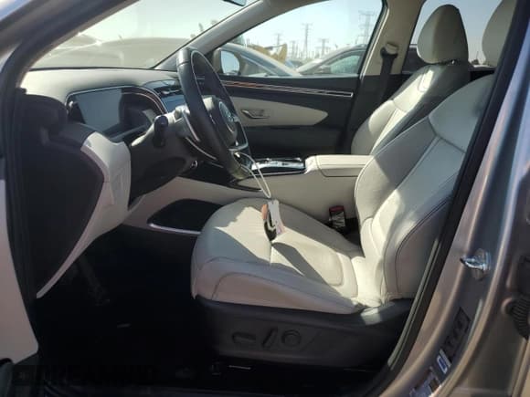 ✅ 2024 Hyundai Tucson Limited • VIN: 5NMJECDE4RH435470 • Lot: 83845735. Listed on Copart with 18,486 mi. Free auction sales archive from the USA and detailed vehicle history report at DreamBid. Image 7.