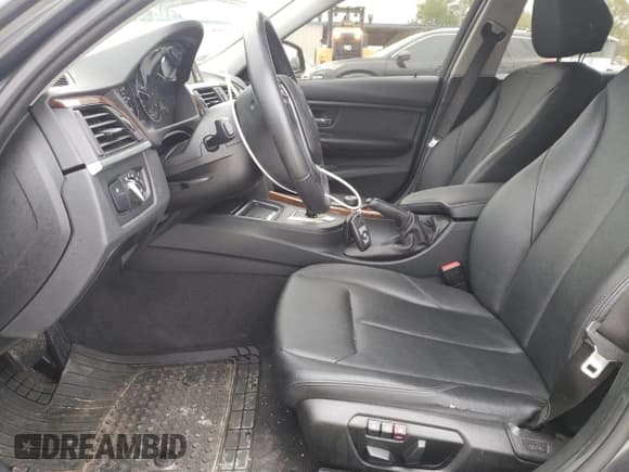 ✅ 2014 BMW 3 Series 328d • VIN: WBA3D3C51EK156907 • Lot: 51403055. Wystawiony na Copart z przebiegiem 215 812 mil. Bezpłatny archiwum sprzedaży aukcyjnych z USA i szczegółowy raport historii pojazdu na DreamBid. Zdjęcie 7.