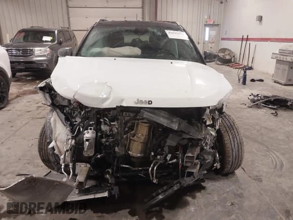 ✅ 2024 Jeep Compass Limited • VIN: 3C4NJDCN6RT129393 • Lot: 41625271. Wystawiony na IAAI z przebiegiem 12 506 mil. Bezpłatny archiwum sprzedaży aukcyjnych z USA i szczegółowy raport historii pojazdu na DreamBid. Zdjęcie 12.