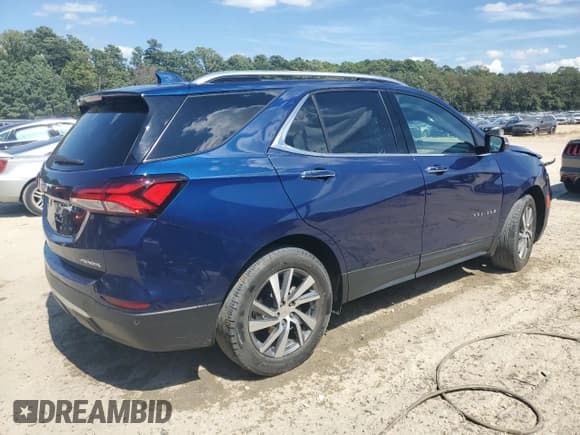 ✅ 2022 Chevrolet Equinox Premier • VIN: 2GNAXNEV4N6109259 • Lot: 70429745. Wystawiony na Copart z przebiegiem 76 313 mil. Bezpłatny archiwum sprzedaży aukcyjnych z USA i szczegółowy raport historii pojazdu na DreamBid. Zdjęcie 3.