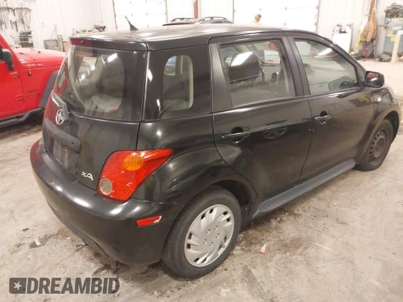 ✅ 2005 Scion xA • VIN: JTKKT624450117499 • Lot: 43649187. Wystawiony na IAAI z przebiegiem 244 267 mil. Bezpłatny archiwum sprzedaży aukcyjnych z USA i szczegółowy raport historii pojazdu na DreamBid. Zdjęcie 4.