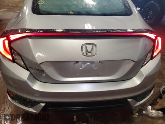 ✅ 2018 Honda Civic LX • VIN: 2HGFC4B50JH308494 • Lot: 83949695. Wystawiony na Copart z przebiegiem Nie podano. Bezpłatny archiwum sprzedaży aukcyjnych z USA i szczegółowy raport historii pojazdu na DreamBid. Zdjęcie 12.