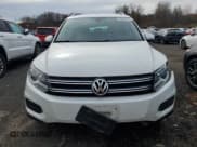 ✅ 2017 Volkswagen Tiguan Wolfsburg Edition • VIN: WVGSV7AX4HK028068 • Лот: 90790165. Опубликован ранее на Copart с пробегом 95 805 миль. Бесплатный доступ к архиву аукционных продаж из США и подробный отчёт об истории автомобиля на DreamBid. Изображение 5.