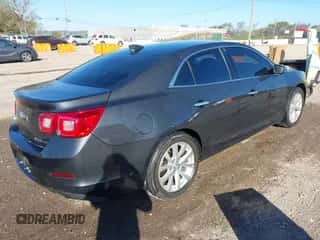 2015 Chevrolet Malibu LTZ z VIN 1G11F5SL7FF205935, wystawiony jako IAAI lot #43440452 z przebiegiem 232 643 mil mil oraz . Historia ofert i sprzedaży dostępna na DreamBid. Obrazek 4.