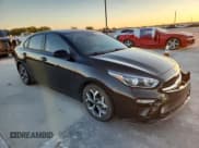 ✅ 2020 Kia Forte LXS • VIN: 3KPF24AD5LE248429 • Lot: 86505545. Wystawiony na Copart z przebiegiem 65 851 mil. Bezpłatny archiwum sprzedaży aukcyjnych z USA i szczegółowy raport historii pojazdu na DreamBid. Zdjęcie 4.
