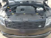 ✅ 2025 Land Rover Range Rover SE • VIN: SALKP9F43SA283132 • Lot: 65560125. Wystawiony na Copart z przebiegiem 6 302 mil. Bezpłatny archiwum sprzedaży aukcyjnych z USA i szczegółowy raport historii pojazdu na DreamBid. Zdjęcie 11.