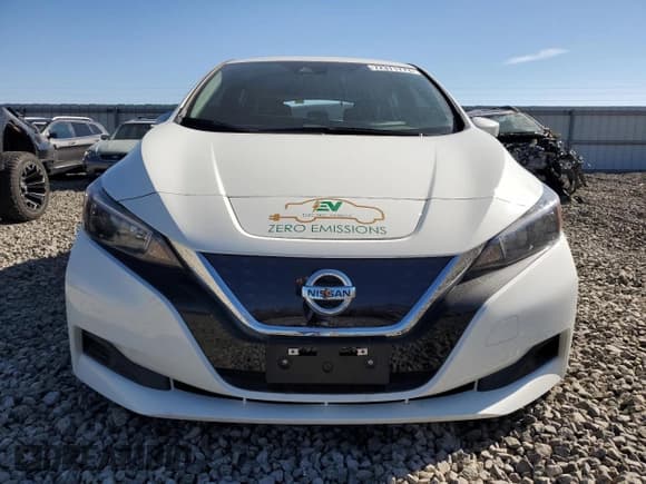 ✅ 2020 Nissan LEAF S • VIN: 1N4AZ1BP6LC307692 • Lot: 72371773. Wystawiony na Copart z przebiegiem 19 880 mil. Bezpłatny archiwum sprzedaży aukcyjnych z USA i szczegółowy raport historii pojazdu na DreamBid. Zdjęcie 5.