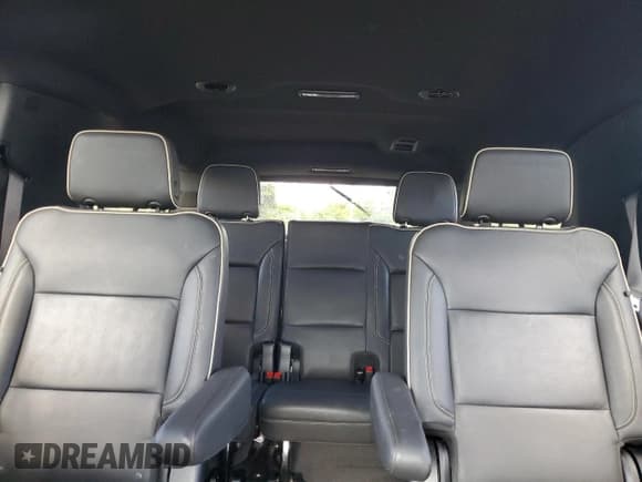 ✅ 2023 Chevrolet Suburban Premier • VIN: 1GNSCFKD7PR462118 • Lot: 81268045. Wystawiony na Copart z przebiegiem 62 560 mil. Bezpłatny archiwum sprzedaży aukcyjnych z USA i szczegółowy raport historii pojazdu na DreamBid. Zdjęcie 10.