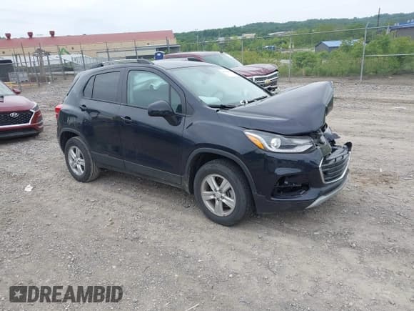✅ 2022 Chevrolet Trax LT • VIN: KL7CJPSM9NB516854 • Lot: 42344457. Wystawiony na IAAI z przebiegiem 14 000 mil. Bezpłatny archiwum sprzedaży aukcyjnych z USA i szczegółowy raport historii pojazdu na DreamBid. Zdjęcie 1.