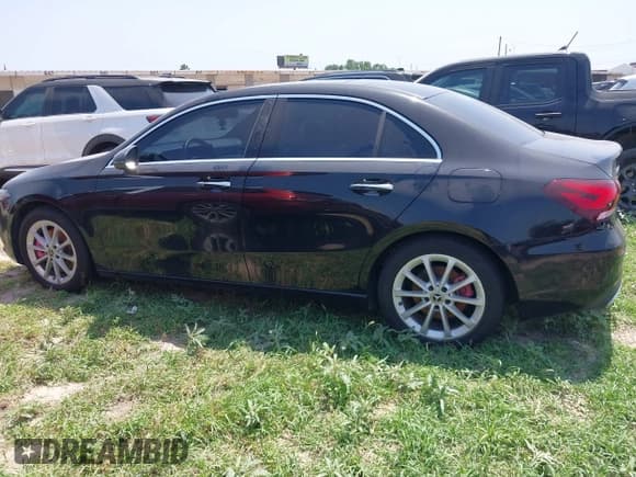 ✅ 2019 Mercedes-Benz A 220 • VIN: WDD3G4EB2KW002509 • Lot: 41923586. Listed on IAAI with Not provided. Free auction sales archive from the USA and detailed vehicle history report at DreamBid. Image 14.