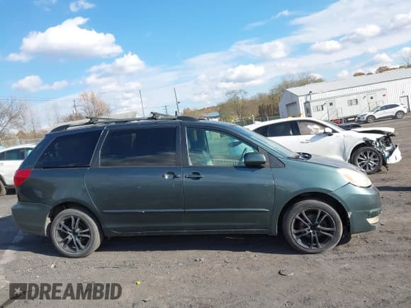 ✅ 2004 Toyota Sienna XLE • VIN: 5TDZA22C04S048088 • Lot: 43591317. Listed on IAAI with 202,531 mi. Free auction sales archive from the USA and detailed vehicle history report at DreamBid. Image 13.