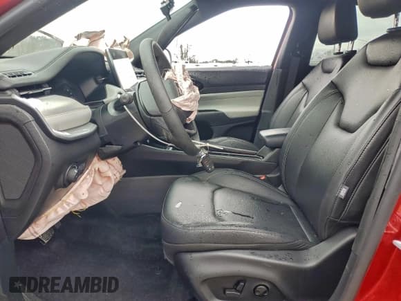 ✅ 2025 Jeep Compass Limited • VIN: 3C4NJDCN1ST599983 • Lot: 95864275. Listed on Copart with 13,708 mi. Free auction sales archive from the USA and detailed vehicle history report at DreamBid. Image 7.
