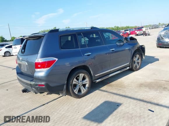 ✅ 2012 Toyota Highlander Limited • VIN: 5TDYK3EH5CS068549 • Lot: 43123314. Wystawiony na IAAI z przebiegiem 271 202 mil. Bezpłatny archiwum sprzedaży aukcyjnych z USA i szczegółowy raport historii pojazdu na DreamBid. Zdjęcie 4.