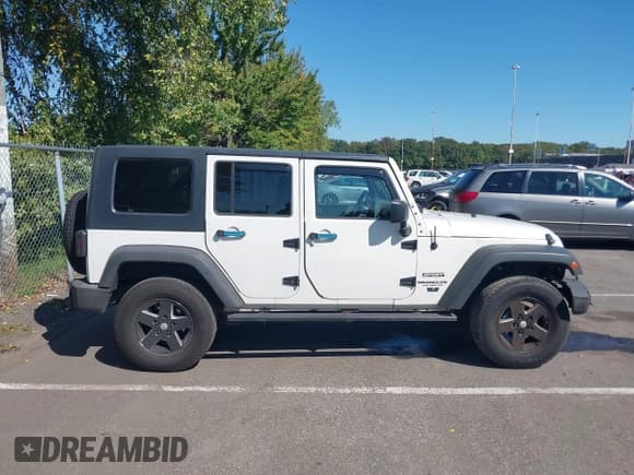✅ 2010 Jeep Wrangler Unlimited Sport • VIN: 1J4BA3H12AL170892 • Lot: 43352817. Listed on IAAI with 146,068 mi. Free auction sales archive from the USA and detailed vehicle history report at DreamBid. Image 13.