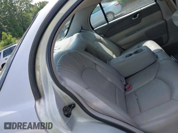 ✅ 1999 Lincoln Continental • VIN: 1LNHM97V5XY630004 • Лот: 42434619. Опубликован ранее на IAAI с пробегом 175 458 миль. Бесплатный доступ к архиву аукционных продаж из США и подробный отчёт об истории автомобиля на DreamBid. Изображение 8.