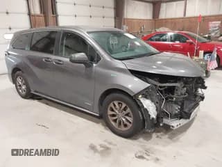 ✅ 2021 Toyota Sienna LE • VIN: 5TDKSKFC0MS009588 • Lot: 43467809. Listed on IAAI with 114,438 mi. Free auction sales archive from the USA and detailed vehicle history report at DreamBid. Image 1.