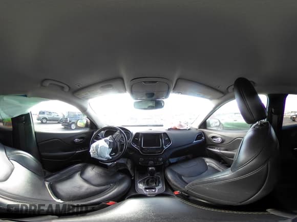 ✅ 2019 Jeep Cherokee Limited • VIN: 1C4PJLDB7KD479425 • Lot: 43591556. Listed on IAAI with 98,041 mi. Free auction sales archive from the USA and detailed vehicle history report at DreamBid. Image 18.