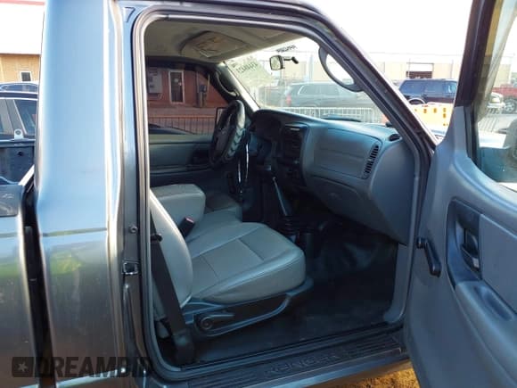 ✅ 2008 Ford Ranger XL • VIN: 1FTYR10D68PA86645 • Lot: 43448423. Wystawiony na IAAI z przebiegiem 156 833 mil. Bezpłatny archiwum sprzedaży aukcyjnych z USA i szczegółowy raport historii pojazdu na DreamBid. Zdjęcie 8.